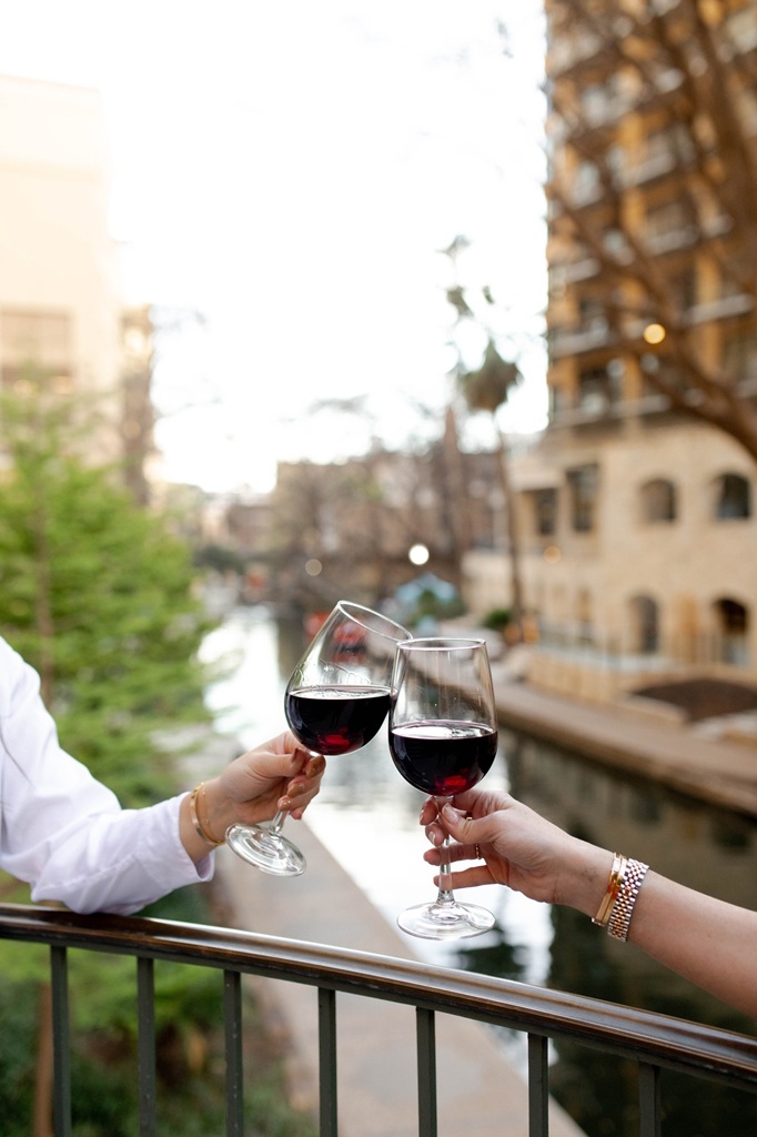 This River Walk Hotel 