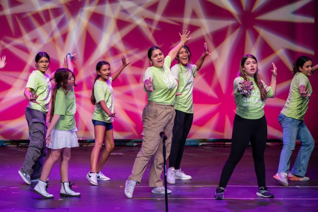 This Children's Theatre